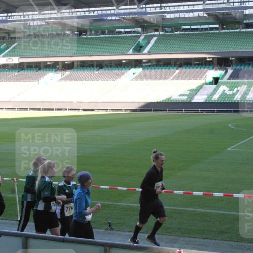 06.10.2024 - 19. swb-Marathon Bremen Yannick Fuchs http://msf.ph/oto/7354681 06.10.2024 10:42:00 Laufen im Stadion 7077, 7078, 7163, 7177, 7181, 7309, 7385, 7396, 7483, 7520, 7602, 7665, 7668, 7669, 7692, 7712, 7740, 7742, 7755, 7765, 7766, 7804, 7810, 7821, 7866, 7901, 8016, 8046, 8097, 8250, 8320, 8344, 8372, 8386, 8387, 8434, 8482, 8490, 8503, 8527, 8528, 8691, 8709, 8762, 8800, 8832, 8844, 8853, 8863, 8917, 8935, 8959, 8969, 8979, 9030, 9045, 9120, 9989 meine-sportfotos.de