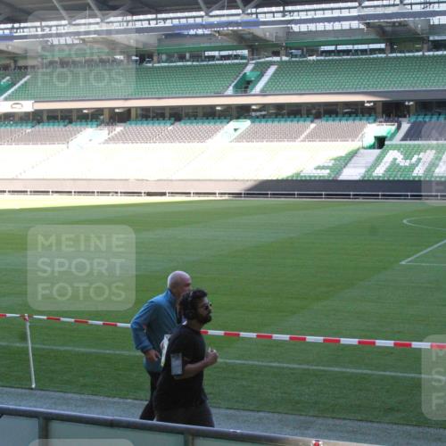 06.10.2024 - 19. swb-Marathon Bremen Yannick Fuchs http://msf.ph/oto/7354710 06.10.2024 10:42:19 Laufen im Stadion 7096, 7097, 7163, 7177, 7291, 7309, 7422, 7426, 7483, 7497, 7602, 7665, 7676, 7692, 7712, 7740, 7742, 7755, 7765, 7766, 7795, 7804, 7866, 7901, 8016, 8087, 8299, 8307, 8344, 8372, 8386, 8387, 8434, 8482, 8503, 8527, 8528, 8669, 8692, 8706, 8709, 8800, 8844, 8882, 8886, 8887, 8917, 8935, 8942, 8959, 8976, 9030, 9045, 9120, 9989, 9998 meine-sportfotos.de