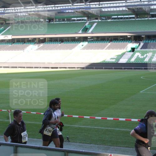 06.10.2024 - 19. swb-Marathon Bremen Yannick Fuchs http://msf.ph/oto/7354716 06.10.2024 10:42:23 Laufen im Stadion 7096, 7097, 7163, 7291, 7309, 7422, 7426, 7483, 7497, 7602, 7676, 7692, 7712, 7740, 7742, 7755, 7765, 7766, 7795, 7804, 7866, 7901, 8087, 8299, 8307, 8344, 8372, 8386, 8387, 8434, 8482, 8503, 8527, 8528, 8669, 8692, 8706, 8709, 8844, 8882, 8886, 8887, 8917, 8942, 8959, 8976, 9030, 9045, 9120, 9989, 9998 meine-sportfotos.de