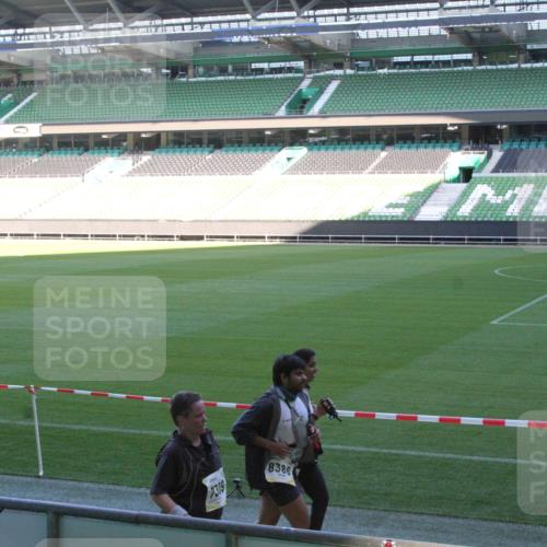 06.10.2024 - 19. swb-Marathon Bremen Yannick Fuchs http://msf.ph/oto/7354718 06.10.2024 10:42:23 Laufen im Stadion 7096, 7097, 7163, 7291, 7309, 7422, 7426, 7483, 7497, 7602, 7676, 7692, 7712, 7740, 7742, 7755, 7765, 7766, 7795, 7804, 7866, 7901, 8087, 8299, 8307, 8344, 8372, 8386, 8387, 8434, 8482, 8503, 8527, 8528, 8669, 8692, 8706, 8709, 8844, 8882, 8886, 8887, 8917, 8942, 8959, 8976, 9030, 9045, 9120, 9989, 9998 meine-sportfotos.de