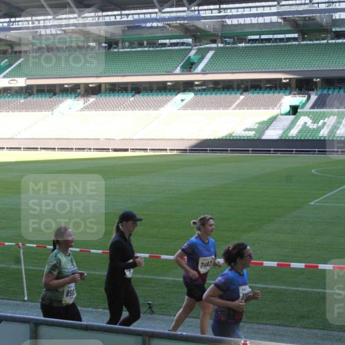 06.10.2024 - 19. swb-Marathon Bremen Yannick Fuchs http://msf.ph/oto/7354729 06.10.2024 10:42:30 Laufen im Stadion 7096, 7097, 7163, 7291, 7309, 7422, 7426, 7483, 7497, 7676, 7712, 7755, 7795, 7804, 7866, 7901, 8087, 8262, 8299, 8307, 8344, 8372, 8386, 8387, 8482, 8484, 8487, 8503, 8527, 8528, 8669, 8692, 8706, 8844, 8882, 8886, 8887, 8917, 8942, 8959, 8976, 9045, 9989, 9998 meine-sportfotos.de