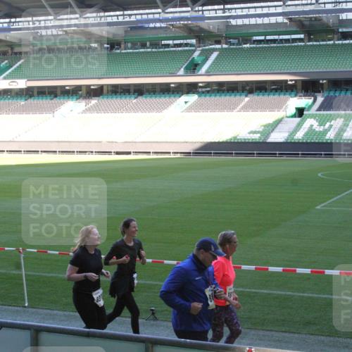 06.10.2024 - 19. swb-Marathon Bremen Yannick Fuchs http://msf.ph/oto/7354741 06.10.2024 10:42:38 Laufen im Stadion 7069, 7096, 7097, 7163, 7291, 7309, 7422, 7426, 7483, 7497, 7676, 7712, 7755, 7795, 7866, 7901, 8087, 8262, 8280, 8299, 8307, 8344, 8386, 8387, 8484, 8487, 8503, 8527, 8528, 8669, 8692, 8706, 8882, 8886, 8887, 8917, 8942, 8959, 8976, 9045, 9998 meine-sportfotos.de