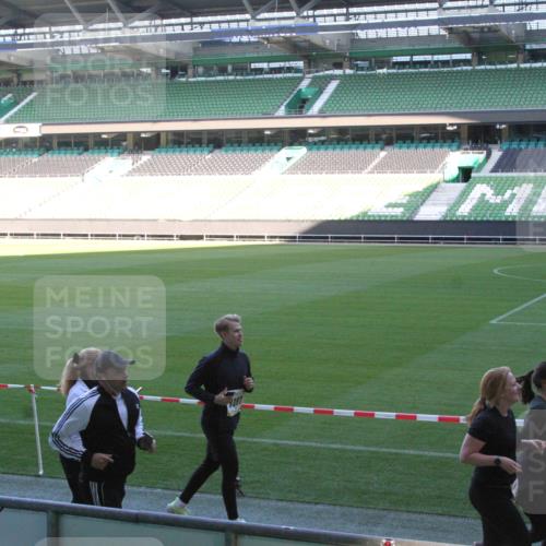 06.10.2024 - 19. swb-Marathon Bremen Yannick Fuchs http://msf.ph/oto/7354743 06.10.2024 10:42:39 Laufen im Stadion 7069, 7096, 7097, 7163, 7174, 7291, 7309, 7422, 7426, 7483, 7497, 7676, 7712, 7755, 7795, 7866, 7901, 8087, 8262, 8280, 8281, 8284, 8299, 8307, 8344, 8386, 8387, 8484, 8487, 8503, 8528, 8669, 8692, 8706, 8882, 8886, 8887, 8917, 8942, 8959, 8976, 9045, 9998 meine-sportfotos.de