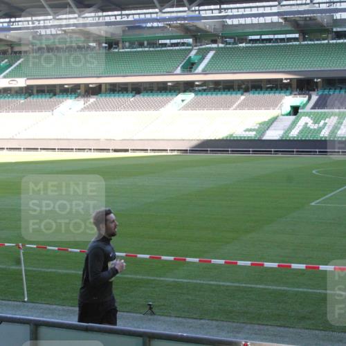 06.10.2024 - 19. swb-Marathon Bremen Yannick Fuchs http://msf.ph/oto/7354755 06.10.2024 10:42:48 Laufen im Stadion 7069, 7096, 7097, 7174, 7291, 7422, 7426, 7483, 7497, 7676, 7755, 7795, 7901, 8087, 8262, 8280, 8281, 8284, 8299, 8307, 8386, 8387, 8484, 8487, 8503, 8669, 8692, 8706, 8882, 8886, 8887, 8917, 8942, 8959, 8963, 8976, 9045, 9998 meine-sportfotos.de