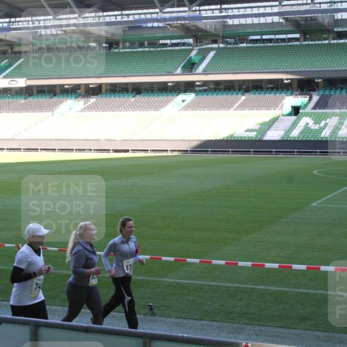06.10.2024 - 19. swb-Marathon Bremen Yannick Fuchs http://msf.ph/oto/7354757 06.10.2024 10:42:49 Laufen im Stadion 7069, 7096, 7097, 7174, 7291, 7422, 7426, 7483, 7497, 7676, 7755, 7795, 8087, 8262, 8280, 8281, 8284, 8299, 8307, 8386, 8387, 8484, 8487, 8503, 8669, 8692, 8706, 8882, 8886, 8887, 8917, 8942, 8959, 8963, 8976, 9045, 9998 meine-sportfotos.de