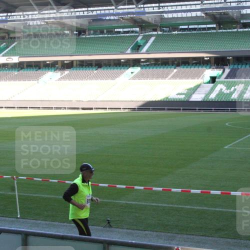 06.10.2024 - 19. swb-Marathon Bremen Yannick Fuchs http://msf.ph/oto/7354758 06.10.2024 10:42:51 Laufen im Stadion 7069, 7096, 7097, 7174, 7291, 7422, 7426, 7483, 7497, 7676, 7755, 7795, 7859, 8087, 8243, 8262, 8280, 8281, 8284, 8299, 8307, 8386, 8387, 8484, 8487, 8503, 8669, 8692, 8706, 8882, 8886, 8887, 8917, 8942, 8959, 8963, 8976, 9045, 9998 meine-sportfotos.de