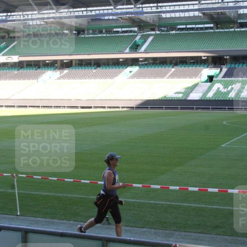 06.10.2024 - 19. swb-Marathon Bremen Yannick Fuchs http://msf.ph/oto/7354760 06.10.2024 10:42:59 Laufen im Stadion 7069, 7096, 7097, 7174, 7271, 7291, 7368, 7422, 7426, 7483, 7497, 7676, 7704, 7795, 7822, 7859, 8087, 8243, 8262, 8280, 8281, 8284, 8299, 8307, 8484, 8487, 8503, 8669, 8692, 8706, 8851, 8882, 8886, 8887, 8942, 8963, 8976, 9998 meine-sportfotos.de