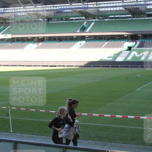 06.10.2024 - 19. swb-Marathon Bremen Yannick Fuchs http://msf.ph/oto/7354764 06.10.2024 10:43:00 Laufen im Stadion 7069, 7096, 7097, 7174, 7271, 7291, 7368, 7422, 7426, 7483, 7497, 7676, 7704, 7795, 7822, 7859, 8087, 8243, 8262, 8280, 8281, 8284, 8299, 8307, 8484, 8487, 8669, 8692, 8706, 8851, 8882, 8886, 8887, 8942, 8963, 8976, 9998 meine-sportfotos.de