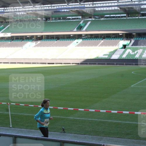 06.10.2024 - 19. swb-Marathon Bremen Yannick Fuchs http://msf.ph/oto/7354766 06.10.2024 10:43:06 Laufen im Stadion 7069, 7096, 7097, 7174, 7271, 7368, 7422, 7426, 7497, 7704, 7733, 7795, 7822, 7835, 7859, 8087, 8243, 8262, 8280, 8281, 8284, 8299, 8307, 8484, 8487, 8669, 8692, 8851, 8882, 8886, 8887, 8942, 8963, 8976, 9998 meine-sportfotos.de