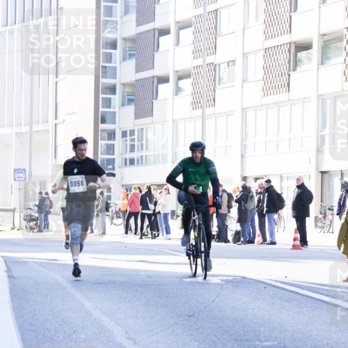 06.10.2024 - 19. swb-Marathon Bremen Matties Gatica Varas http://msf.ph/oto/7356922 06.10.2024 10:36:08 Laufen 9056 meine-sportfotos.de