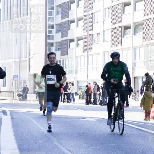 06.10.2024 - 19. swb-Marathon Bremen Matties Gatica Varas http://msf.ph/oto/7356936 06.10.2024 10:36:09 Laufen 08, 9056 meine-sportfotos.de