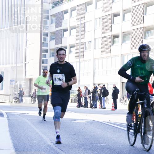 06.10.2024 - 19. swb-Marathon Bremen Matties Gatica Varas http://msf.ph/oto/7356965 06.10.2024 10:36:10 Laufen 5087, 9056 meine-sportfotos.de