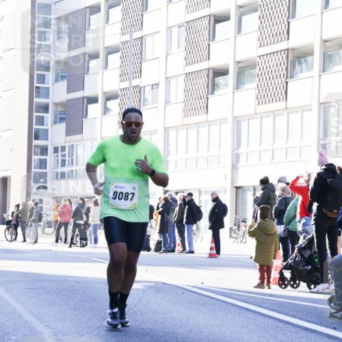 06.10.2024 - 19. swb-Marathon Bremen Matties Gatica Varas http://msf.ph/oto/7357027 06.10.2024 10:36:12 Laufen 9087 meine-sportfotos.de
