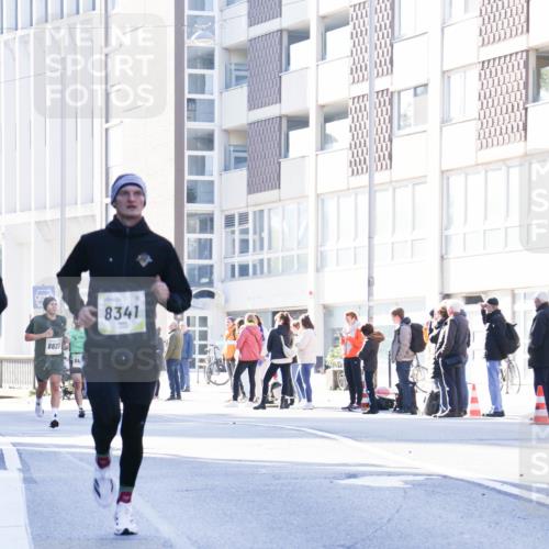 06.10.2024 - 19. swb-Marathon Bremen Matties Gatica Varas http://msf.ph/oto/7357097 06.10.2024 10:36:20 Laufen 8627, 84, 8341 meine-sportfotos.de