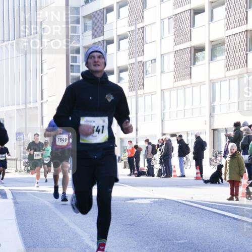 06.10.2024 - 19. swb-Marathon Bremen Matties Gatica Varas http://msf.ph/oto/7357139 06.10.2024 10:36:22 Laufen 00, 7649, 341 meine-sportfotos.de