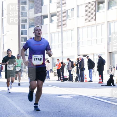 06.10.2024 - 19. swb-Marathon Bremen Matties Gatica Varas http://msf.ph/oto/7357164 06.10.2024 10:36:23 Laufen 2024, 7649, 8627, 8447 meine-sportfotos.de