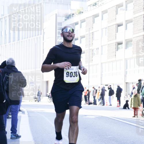 06.10.2024 - 19. swb-Marathon Bremen Matties Gatica Varas http://msf.ph/oto/7357328 06.10.2024 10:36:31 Laufen 9036 meine-sportfotos.de