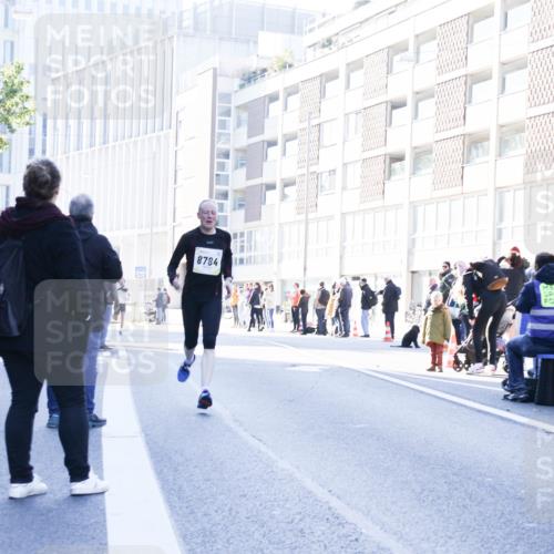 06.10.2024 - 19. swb-Marathon Bremen Matties Gatica Varas http://msf.ph/oto/7357354 06.10.2024 10:36:40 Laufen 8784 meine-sportfotos.de