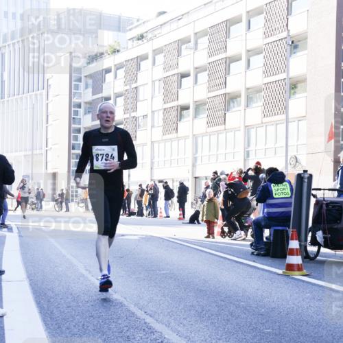 06.10.2024 - 19. swb-Marathon Bremen Matties Gatica Varas http://msf.ph/oto/7357385 06.10.2024 10:36:41 Laufen 8784 meine-sportfotos.de