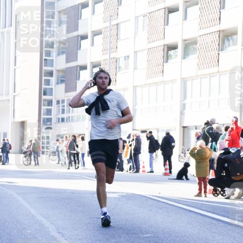 06.10.2024 - 19. swb-Marathon Bremen Matties Gatica Varas http://msf.ph/oto/7357434 06.10.2024 10:36:49 Laufen  meine-sportfotos.de