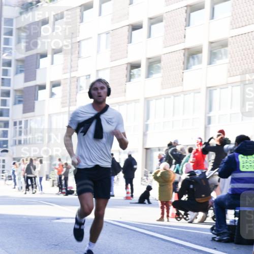 06.10.2024 - 19. swb-Marathon Bremen Matties Gatica Varas http://msf.ph/oto/7357449 06.10.2024 10:36:49 Laufen  meine-sportfotos.de