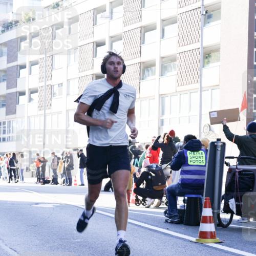 06.10.2024 - 19. swb-Marathon Bremen Matties Gatica Varas http://msf.ph/oto/7357475 06.10.2024 10:36:50 Laufen  meine-sportfotos.de