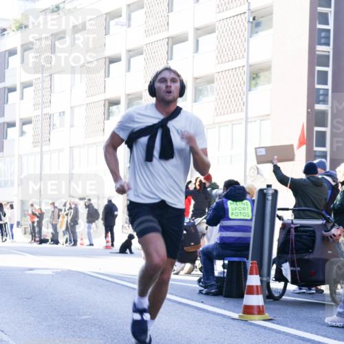 06.10.2024 - 19. swb-Marathon Bremen Matties Gatica Varas http://msf.ph/oto/7357487 06.10.2024 10:36:50 Laufen 111 meine-sportfotos.de