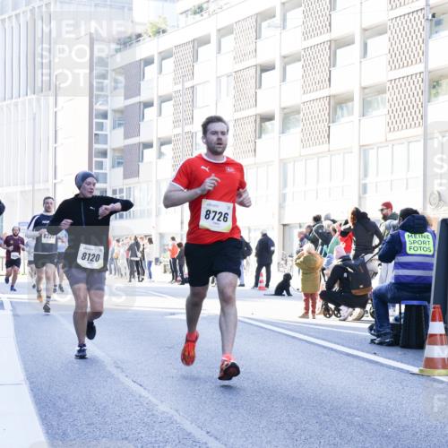 06.10.2024 - 19. swb-Marathon Bremen Matties Gatica Varas http://msf.ph/oto/7357507 06.10.2024 10:36:59 Laufen 8220, 8120, 8726 meine-sportfotos.de