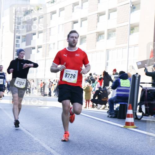 06.10.2024 - 19. swb-Marathon Bremen Matties Gatica Varas http://msf.ph/oto/7357524 06.10.2024 10:36:59 Laufen 220, 8120, 445, 8726 meine-sportfotos.de