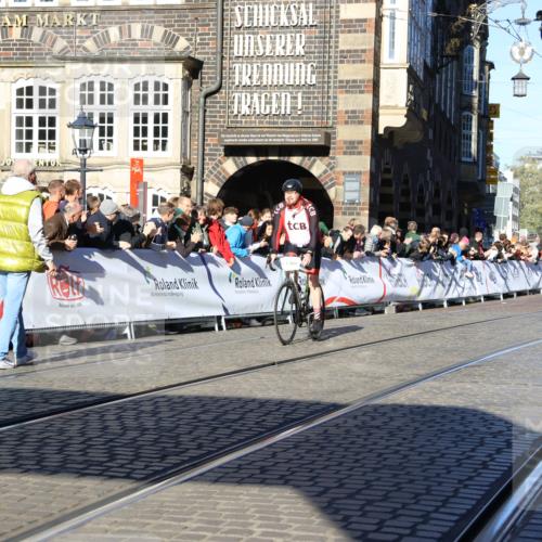 06.10.2024 - 19. swb-Marathon Bremen Strokosch-Dieckow http://msf.ph/oto/7357629 06.10.2024 10:25:51 Ziel 8667 meine-sportfotos.de