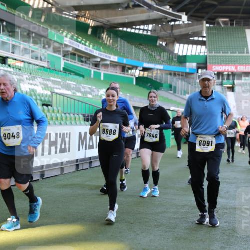 06.10.2024 - 19. swb-Marathon Bremen Yannick Fuchs http://msf.ph/oto/7357637 06.10.2024 10:40:47 Laufen im Stadion 7092, 7129, 7132, 7145, 7272, 7288, 7554, 7598, 7601, 7625, 7661, 7754, 7840, 7888, 7912, 7915, 7928, 7936, 7946, 7972, 7982, 8091, 8146, 8210, 8230, 8688, 8695, 8743, 8746, 8747, 8765, 8808, 8809, 8847, 8899, 8988, 9048, 9076, 9078 meine-sportfotos.de
