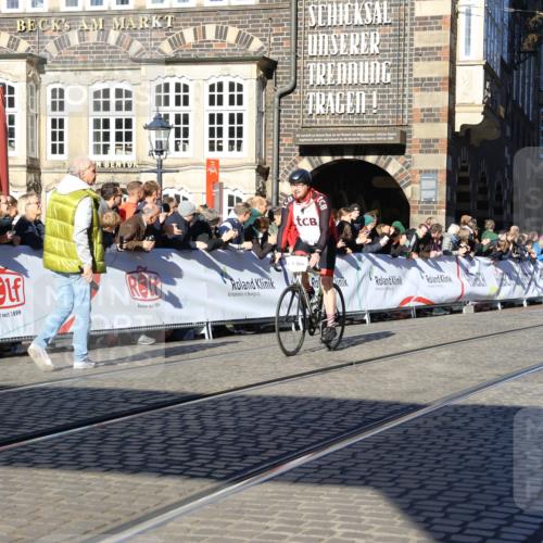 06.10.2024 - 19. swb-Marathon Bremen Strokosch-Dieckow http://msf.ph/oto/7357641 06.10.2024 10:25:51 Ziel 8667 meine-sportfotos.de