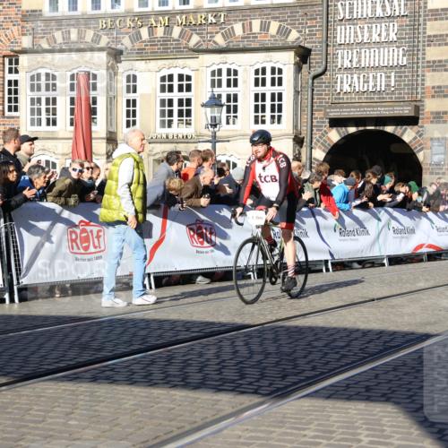 06.10.2024 - 19. swb-Marathon Bremen Strokosch-Dieckow http://msf.ph/oto/7357653 06.10.2024 10:25:52 Ziel 8667 meine-sportfotos.de