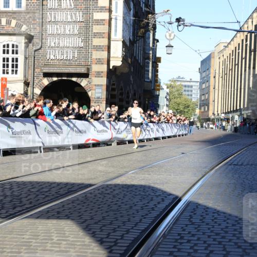 06.10.2024 - 19. swb-Marathon Bremen Strokosch-Dieckow http://msf.ph/oto/7357679 06.10.2024 10:25:57 Ziel 8667 meine-sportfotos.de