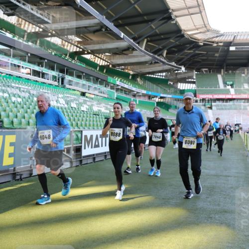 06.10.2024 - 19. swb-Marathon Bremen Yannick Fuchs http://msf.ph/oto/7357690 06.10.2024 10:40:48 Laufen im Stadion 7092, 7129, 7132, 7145, 7272, 7288, 7554, 7598, 7601, 7625, 7661, 7754, 7840, 7888, 7912, 7915, 7928, 7936, 7946, 7972, 7982, 8091, 8146, 8210, 8230, 8688, 8695, 8746, 8747, 8765, 8808, 8809, 8847, 8899, 8988, 9048, 9076, 9078 meine-sportfotos.de