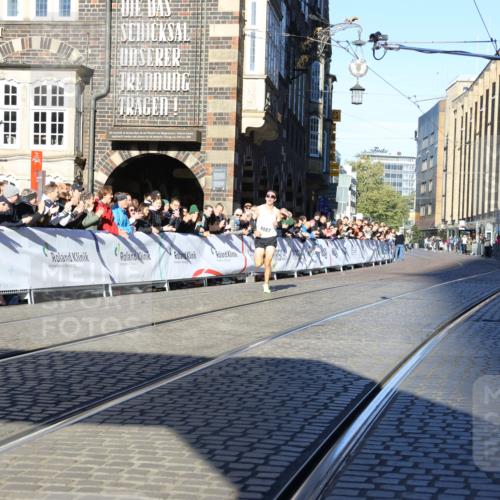 06.10.2024 - 19. swb-Marathon Bremen Strokosch-Dieckow http://msf.ph/oto/7357697 06.10.2024 10:25:58 Ziel 8667 meine-sportfotos.de