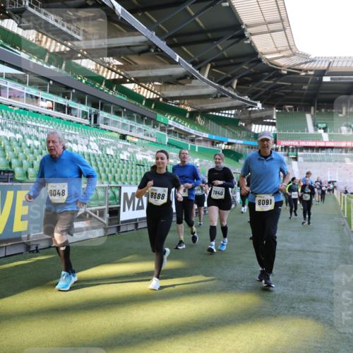 06.10.2024 - 19. swb-Marathon Bremen Yannick Fuchs http://msf.ph/oto/7357700 06.10.2024 10:40:48 Laufen im Stadion 7092, 7129, 7132, 7145, 7272, 7288, 7554, 7598, 7601, 7625, 7661, 7754, 7840, 7888, 7912, 7915, 7928, 7936, 7946, 7972, 7982, 8091, 8146, 8210, 8230, 8688, 8695, 8746, 8747, 8765, 8808, 8809, 8847, 8899, 8988, 9048, 9076, 9078 meine-sportfotos.de