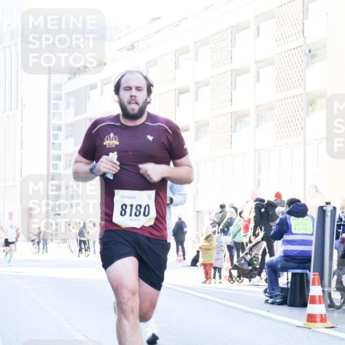 06.10.2024 - 19. swb-Marathon Bremen Matties Gatica Varas http://msf.ph/oto/7357711 06.10.2024 10:37:07 Laufen 8180 meine-sportfotos.de