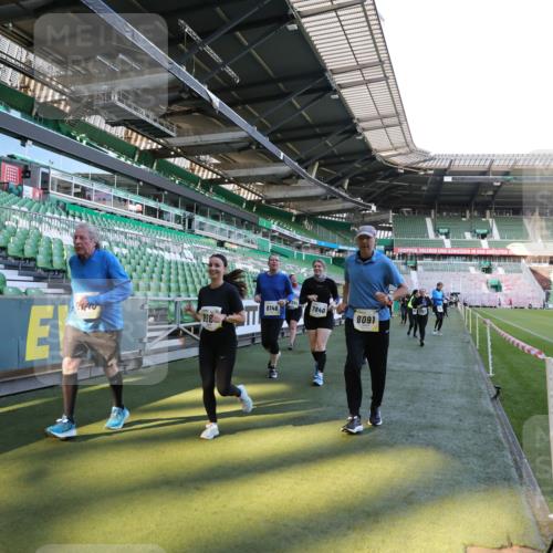 06.10.2024 - 19. swb-Marathon Bremen Yannick Fuchs http://msf.ph/oto/7357727 06.10.2024 10:40:49 Laufen im Stadion 7092, 7129, 7132, 7145, 7272, 7288, 7554, 7598, 7601, 7625, 7661, 7754, 7840, 7888, 7912, 7915, 7928, 7936, 7946, 7972, 7982, 8091, 8146, 8210, 8230, 8688, 8695, 8746, 8747, 8765, 8809, 8847, 8899, 8988, 9048, 9076, 9078 meine-sportfotos.de