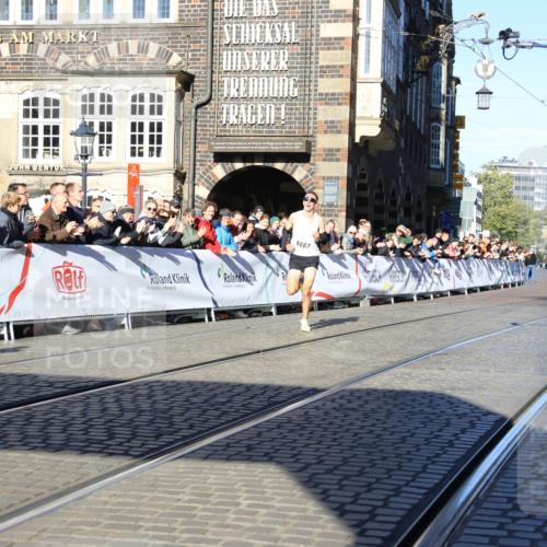 06.10.2024 - 19. swb-Marathon Bremen Strokosch-Dieckow http://msf.ph/oto/7357733 06.10.2024 10:25:58 Ziel 8667 meine-sportfotos.de