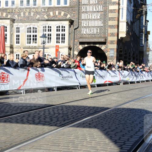 06.10.2024 - 19. swb-Marathon Bremen Strokosch-Dieckow http://msf.ph/oto/7357749 06.10.2024 10:25:59 Ziel 8667 meine-sportfotos.de
