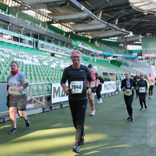 06.10.2024 - 19. swb-Marathon Bremen Yannick Fuchs http://msf.ph/oto/7357770 06.10.2024 10:40:51 Laufen im Stadion 7092, 7129, 7132, 7272, 7288, 7554, 7598, 7601, 7625, 7661, 7701, 7702, 7754, 7840, 7888, 7912, 7915, 7928, 7936, 7946, 7972, 7982, 8091, 8146, 8210, 8230, 8688, 8695, 8746, 8747, 8765, 8809, 8847, 8899, 8988, 9048, 9076, 9078 meine-sportfotos.de
