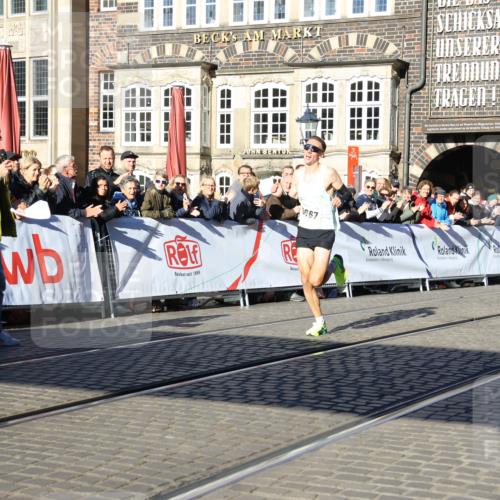 06.10.2024 - 19. swb-Marathon Bremen Strokosch-Dieckow http://msf.ph/oto/7357787 06.10.2024 10:25:59 Ziel 8667 meine-sportfotos.de
