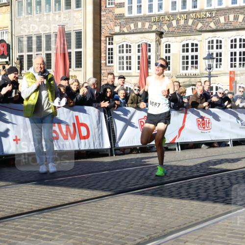 06.10.2024 - 19. swb-Marathon Bremen Strokosch-Dieckow http://msf.ph/oto/7357809 06.10.2024 10:26:00 Ziel 8667 meine-sportfotos.de