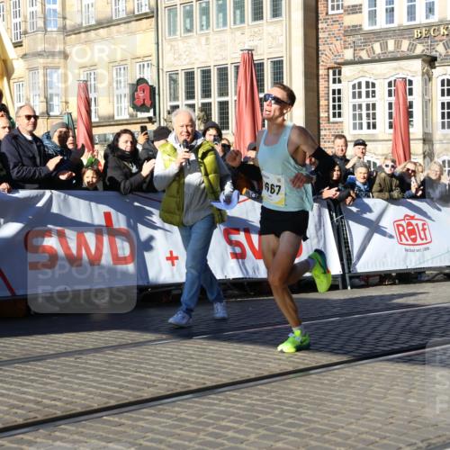 06.10.2024 - 19. swb-Marathon Bremen Strokosch-Dieckow http://msf.ph/oto/7357826 06.10.2024 10:26:00 Ziel 8667 meine-sportfotos.de