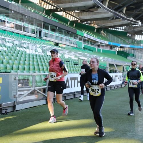 06.10.2024 - 19. swb-Marathon Bremen Yannick Fuchs http://msf.ph/oto/7357827 06.10.2024 10:40:53 Laufen im Stadion 7092, 7129, 7132, 7272, 7288, 7554, 7598, 7601, 7619, 7625, 7661, 7701, 7702, 7840, 7888, 7912, 7915, 7928, 7936, 7946, 7972, 7982, 8091, 8146, 8210, 8230, 8688, 8695, 8746, 8747, 8765, 8809, 8847, 8861, 8899, 8988, 9048, 9076, 9078 meine-sportfotos.de