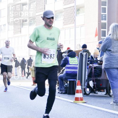 06.10.2024 - 19. swb-Marathon Bremen Matties Gatica Varas http://msf.ph/oto/7357829 06.10.2024 10:37:16 Laufen 7738, 8383 meine-sportfotos.de