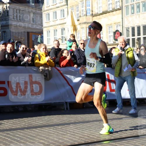 06.10.2024 - 19. swb-Marathon Bremen Strokosch-Dieckow http://msf.ph/oto/7357840 06.10.2024 10:26:00 Ziel 8667 meine-sportfotos.de