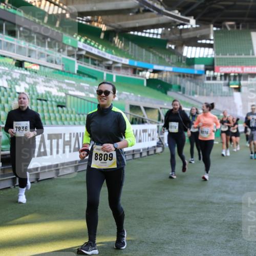 06.10.2024 - 19. swb-Marathon Bremen Yannick Fuchs http://msf.ph/oto/7357860 06.10.2024 10:40:54 Laufen im Stadion 7092, 7129, 7132, 7272, 7288, 7554, 7598, 7601, 7619, 7625, 7661, 7701, 7702, 7840, 7888, 7912, 7915, 7928, 7936, 7946, 7972, 7982, 8091, 8146, 8210, 8230, 8688, 8746, 8747, 8765, 8809, 8847, 8861, 8899, 8988, 9048, 9076, 9078 meine-sportfotos.de
