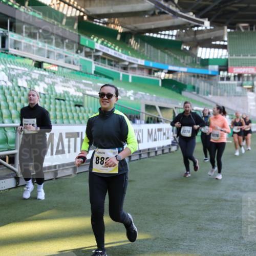 06.10.2024 - 19. swb-Marathon Bremen Yannick Fuchs http://msf.ph/oto/7357868 06.10.2024 10:40:54 Laufen im Stadion 7092, 7129, 7132, 7272, 7288, 7554, 7598, 7601, 7619, 7625, 7661, 7701, 7702, 7840, 7888, 7912, 7915, 7928, 7936, 7946, 7972, 7982, 8091, 8146, 8210, 8230, 8688, 8746, 8747, 8765, 8809, 8847, 8861, 8899, 8988, 9048, 9076, 9078 meine-sportfotos.de